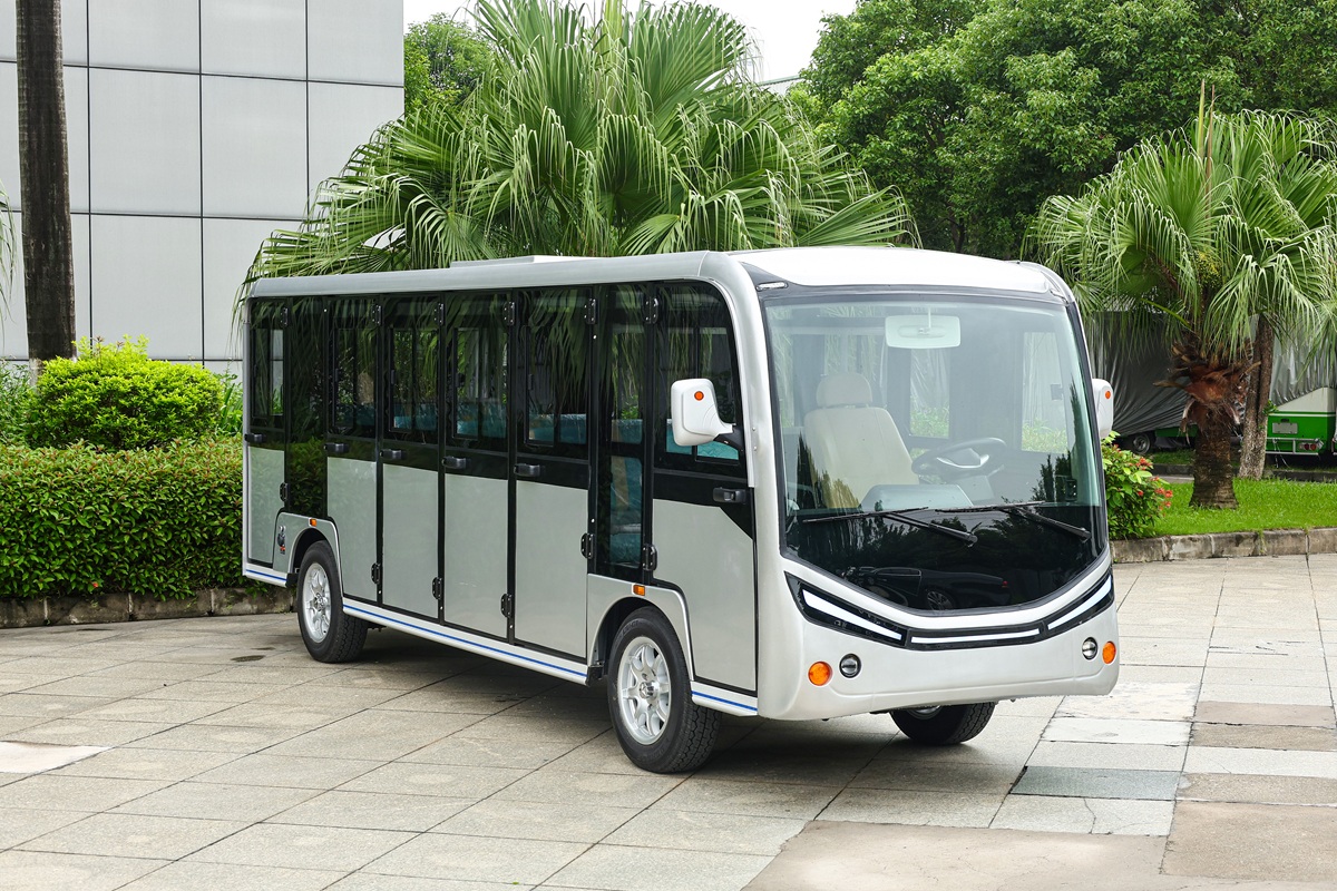 新款17座封闭式观光车